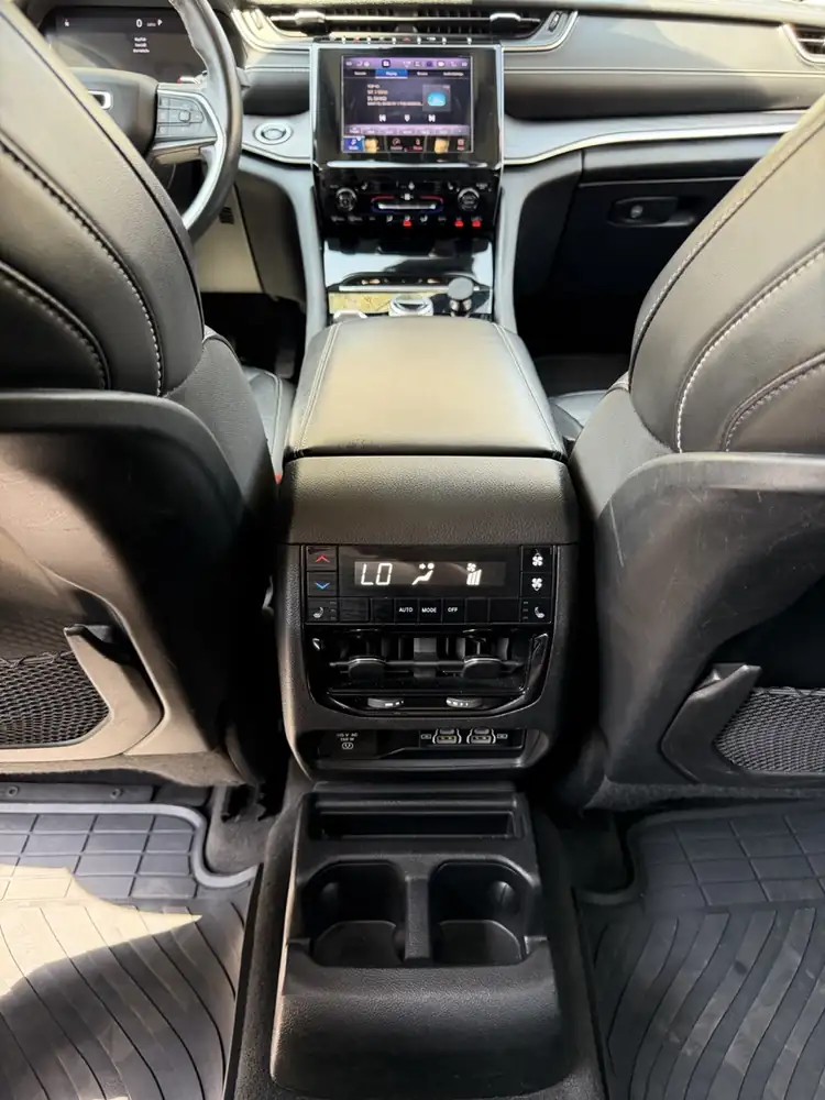 Jeep Grand Cherokee L Limited 2021 photo 45