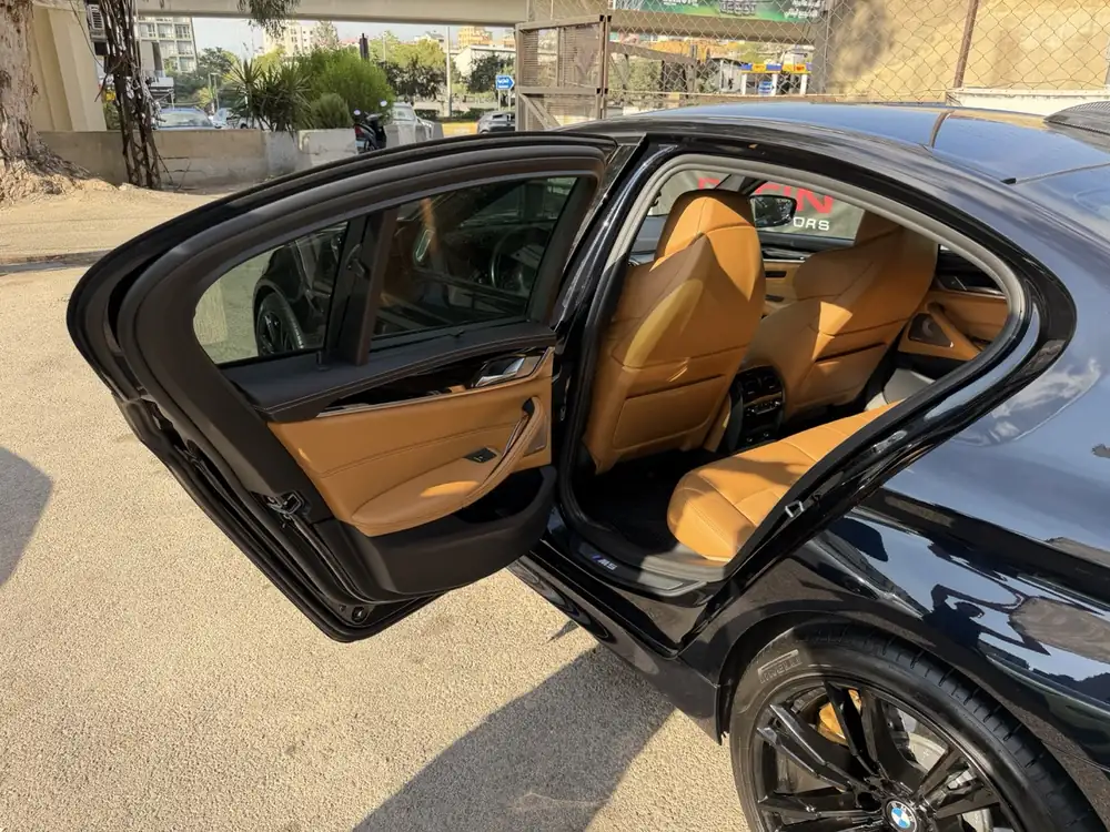 BMW M5 2018 photo 46