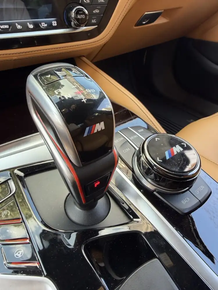 BMW M5 2018 photo 60