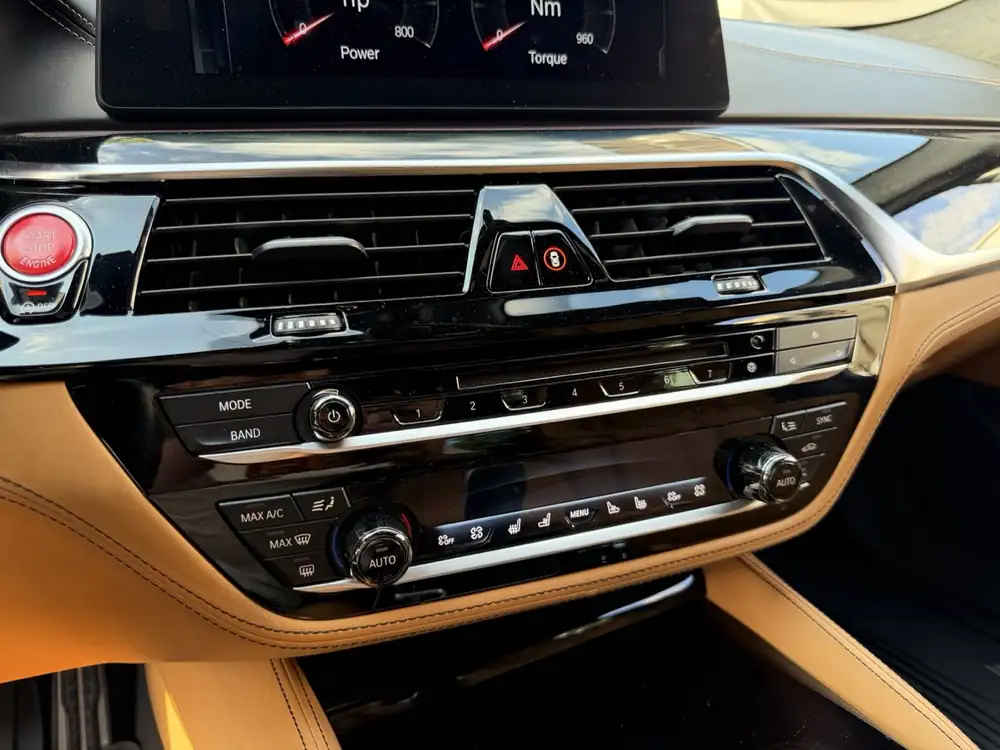 BMW M5 2018 photo 61