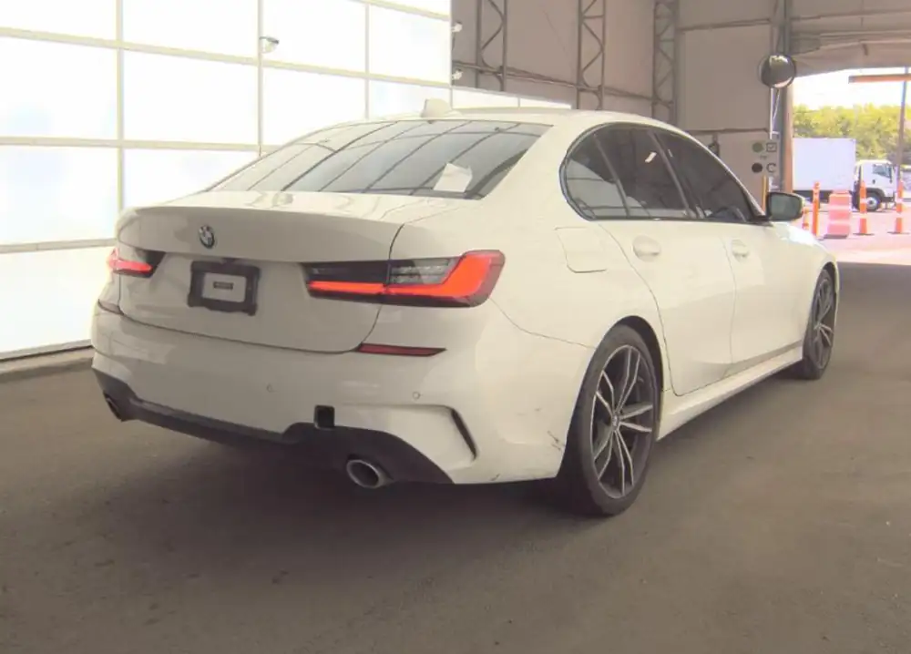 BMW 330i M-Tech 2019 photo 4