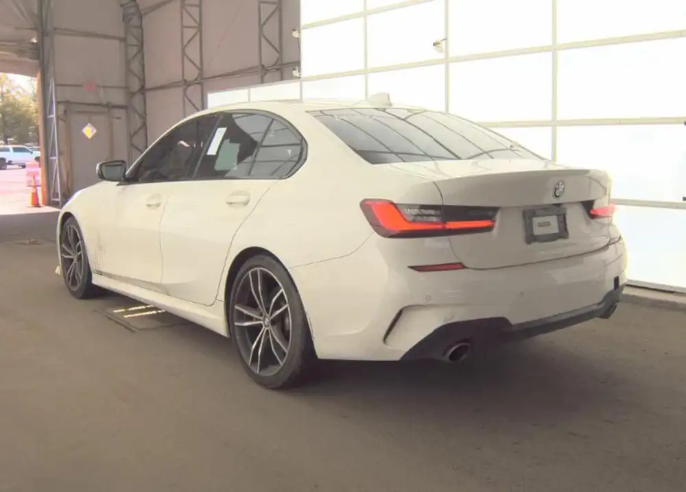 BMW 330i M-Tech 2019 photo 6