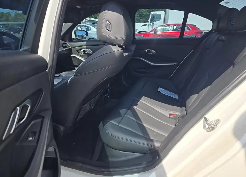 BMW 330i M-Tech 2019 photo 14