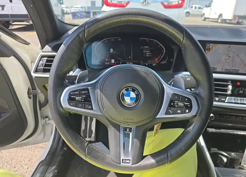 BMW 330i M-Tech 2019 photo 16