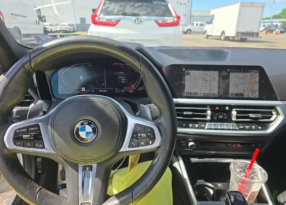 BMW 330i M-Tech 2019 photo 17