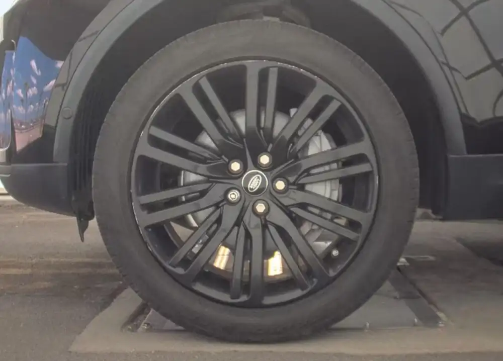 Land Rover Discovery HSE 2019 photo 17