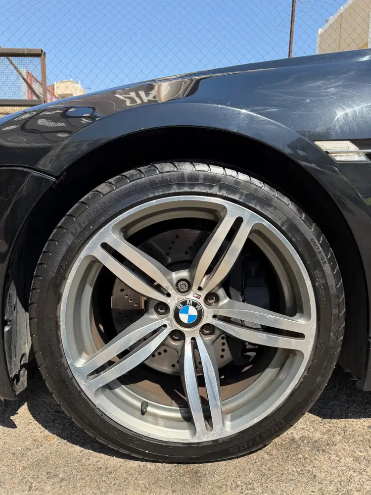 BMW M6 V10 2006 photo 18