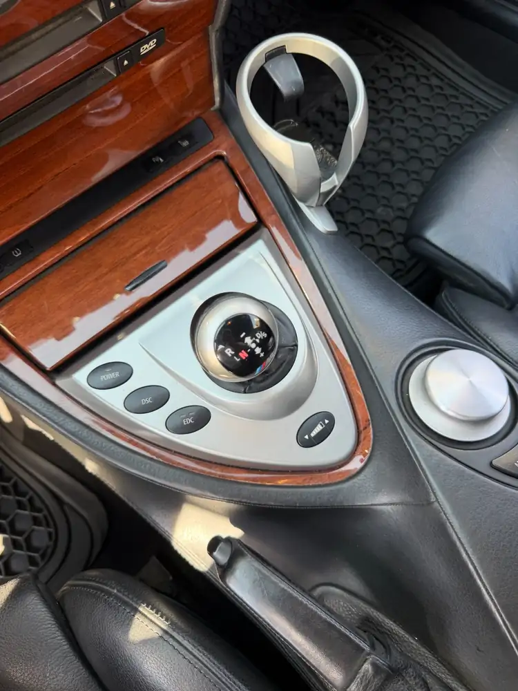 BMW M6 V10 2006 photo 38