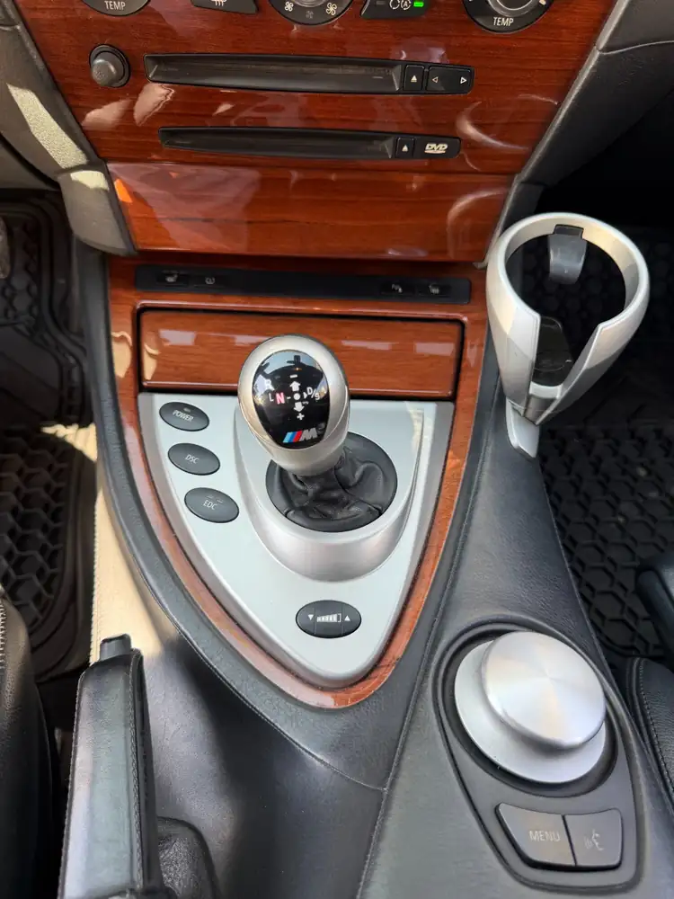 BMW M6 V10 2006 photo 39