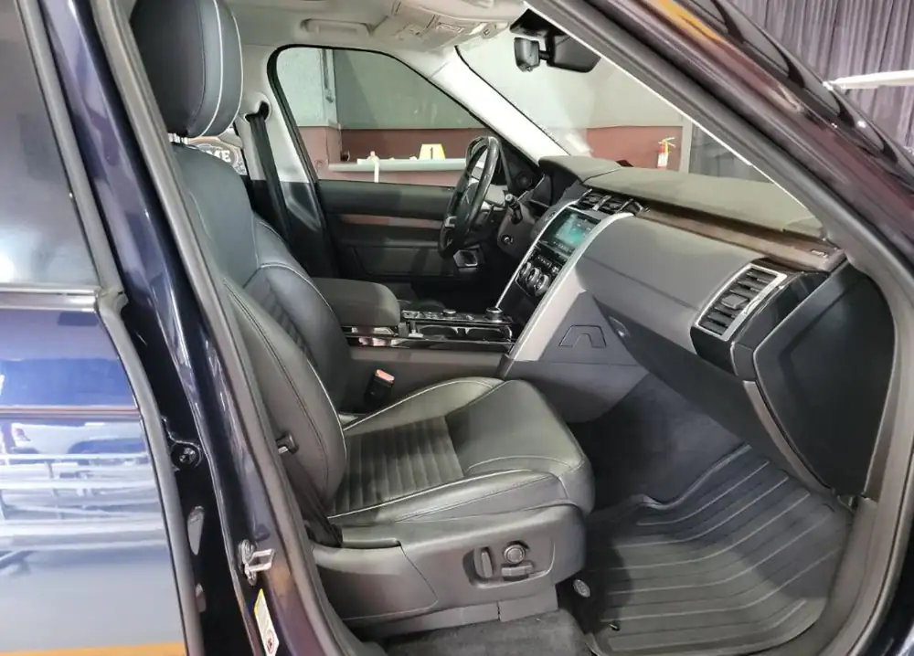 Land Rover Discovery V6 HSE 2018 photo 7