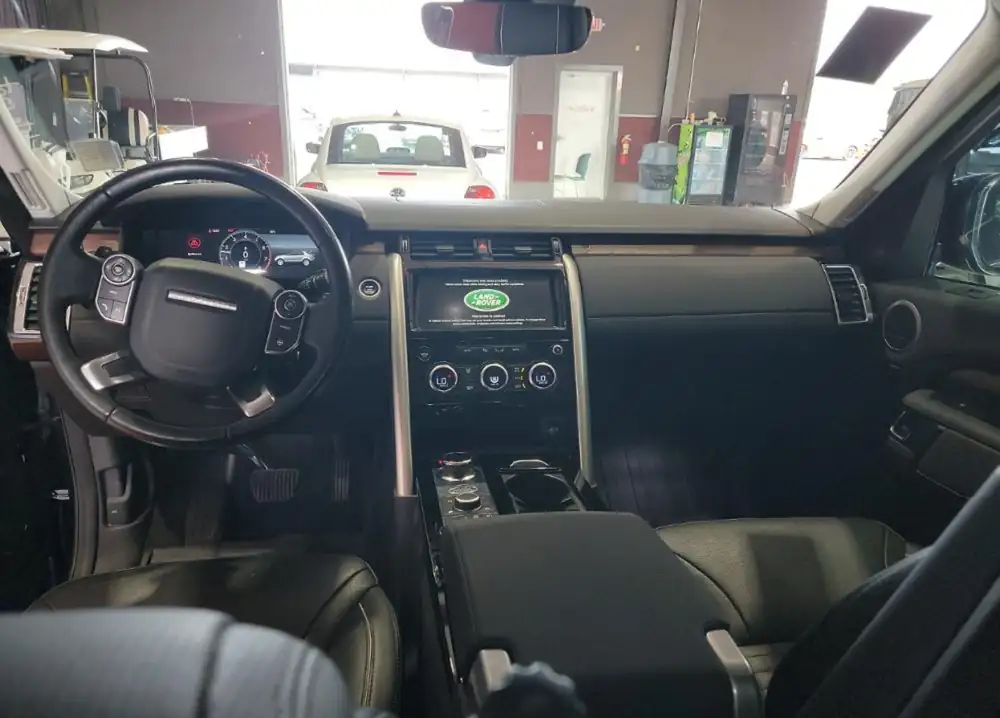 Land Rover Discovery V6 HSE 2018 photo 11