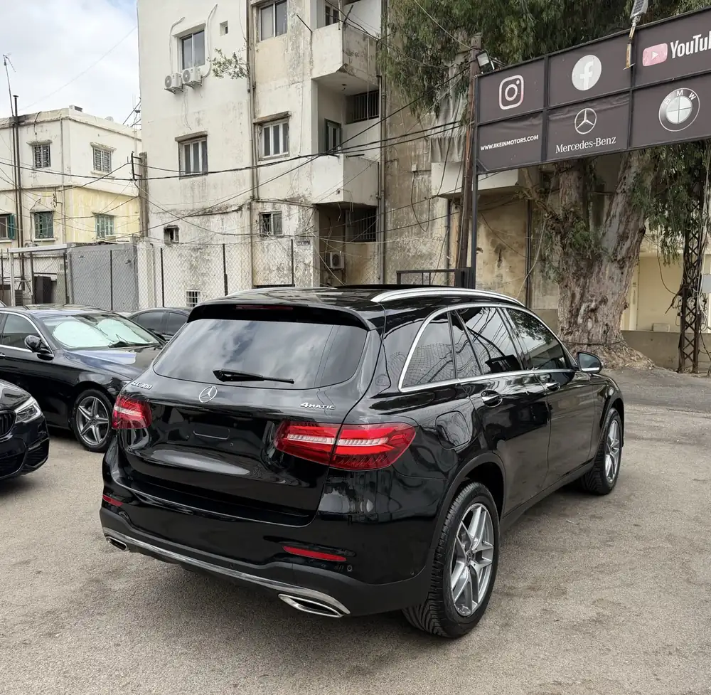 Mercedes-Benz GLC 300 4Matic AMG 2018 photo 4
