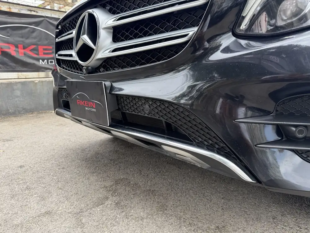 Mercedes-Benz GLC 300 4Matic AMG 2018 photo 16