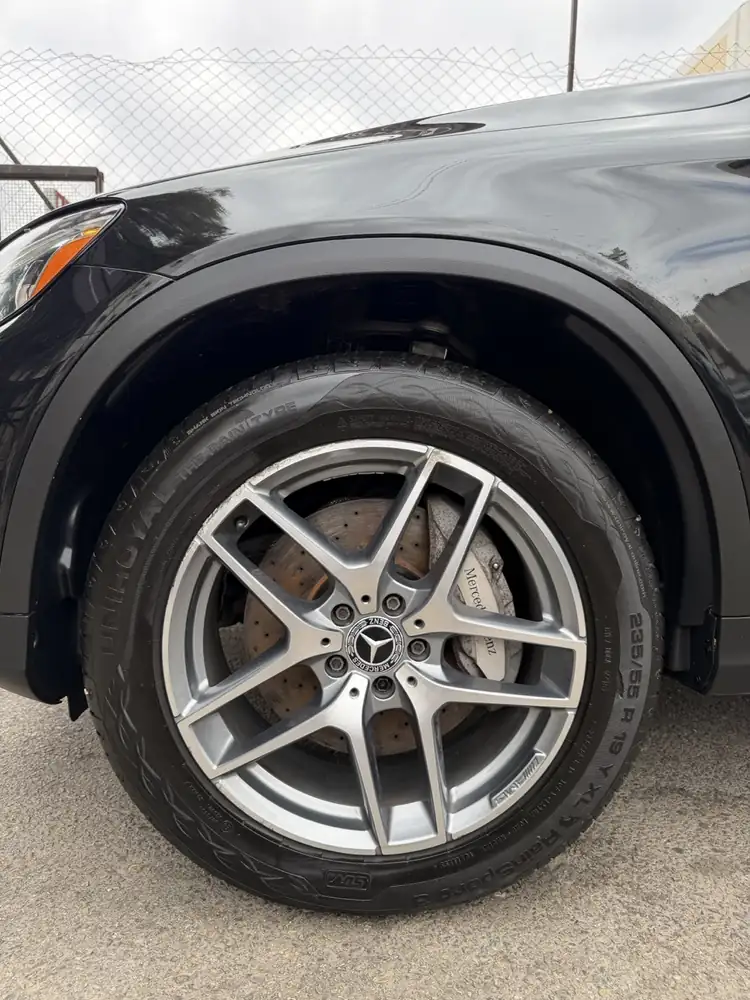 Mercedes-Benz GLC 300 4Matic AMG 2018 photo 20