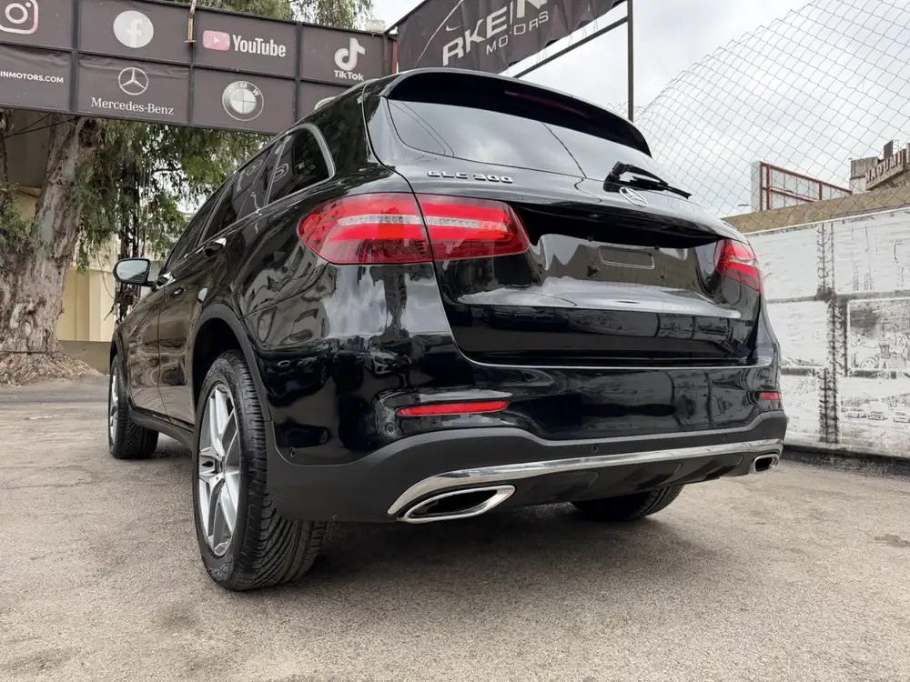 Mercedes-Benz GLC 300 4Matic AMG 2018 photo 31