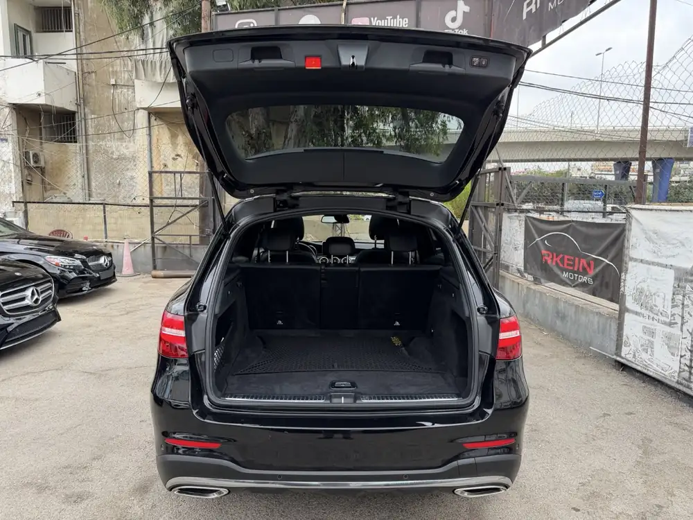 Mercedes-Benz GLC 300 4Matic AMG 2018 photo 34