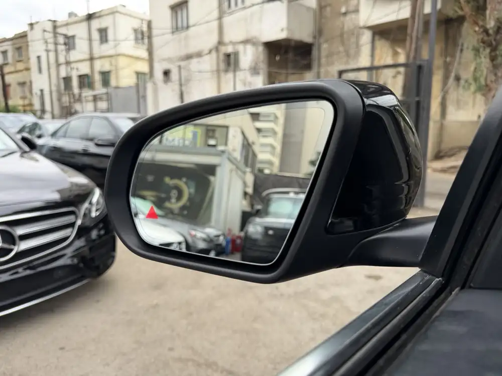 Mercedes-Benz GLC 300 4Matic AMG 2018 photo 35