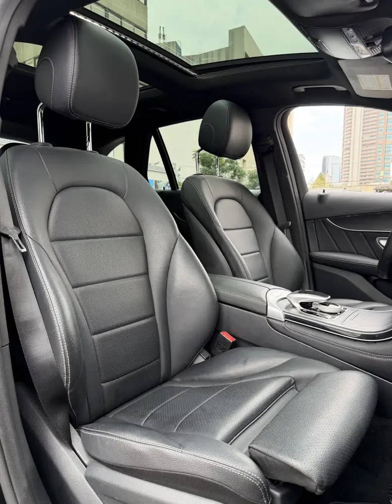 Mercedes-Benz GLC 300 4Matic AMG 2018 photo 40