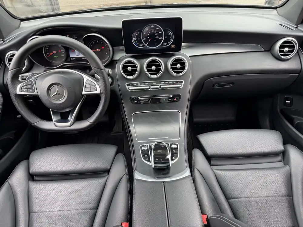 Mercedes-Benz GLC 300 4Matic AMG 2018 photo 45