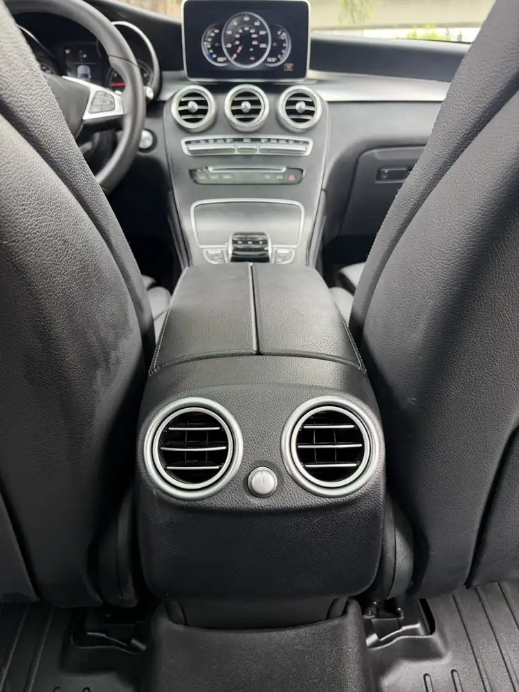 Mercedes-Benz GLC 300 4Matic AMG 2018 photo 46