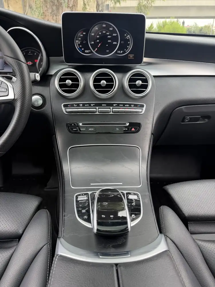 Mercedes-Benz GLC 300 4Matic AMG 2018 photo 47