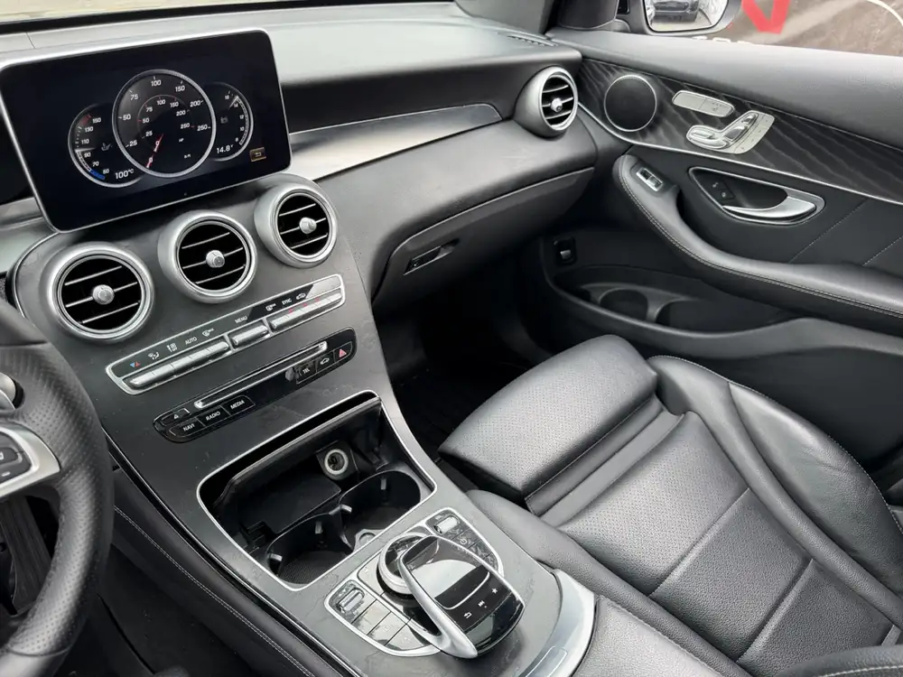 Mercedes-Benz GLC 300 4Matic AMG 2018 photo 50