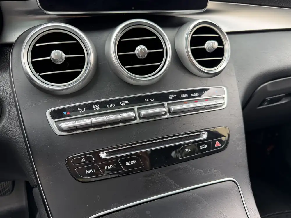 Mercedes-Benz GLC 300 4Matic AMG 2018 photo 53