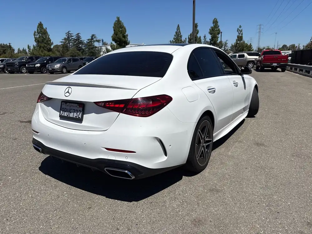Mercedes-Benz C300 AMG 2022 photo 4