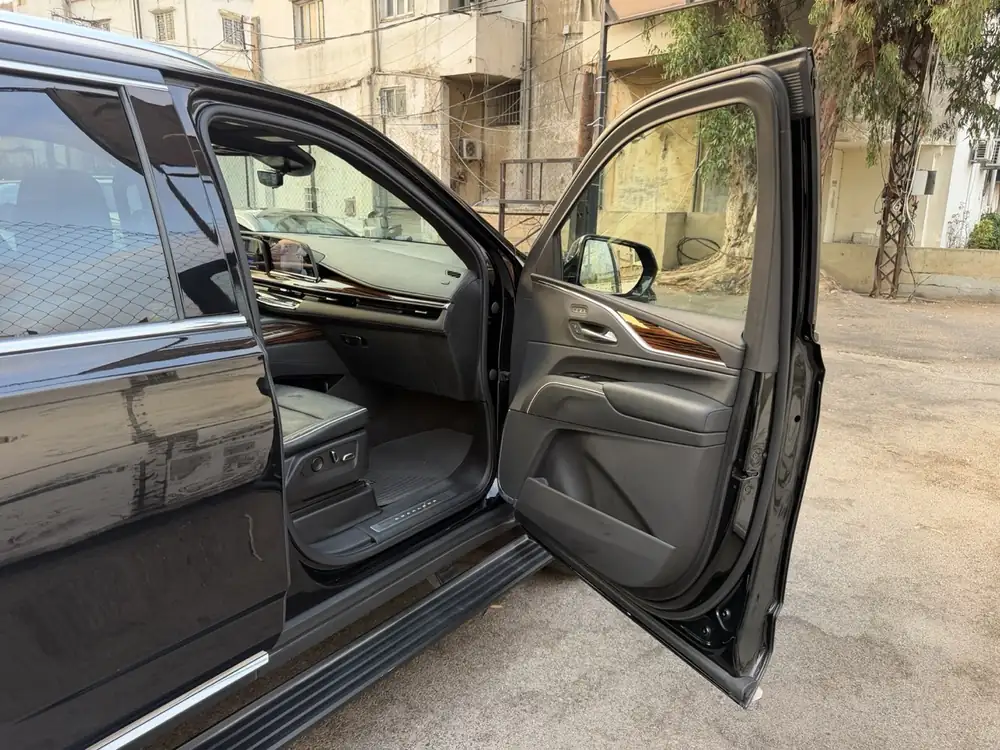 Cadillac Escalade 600 Sport 2022 photo 44