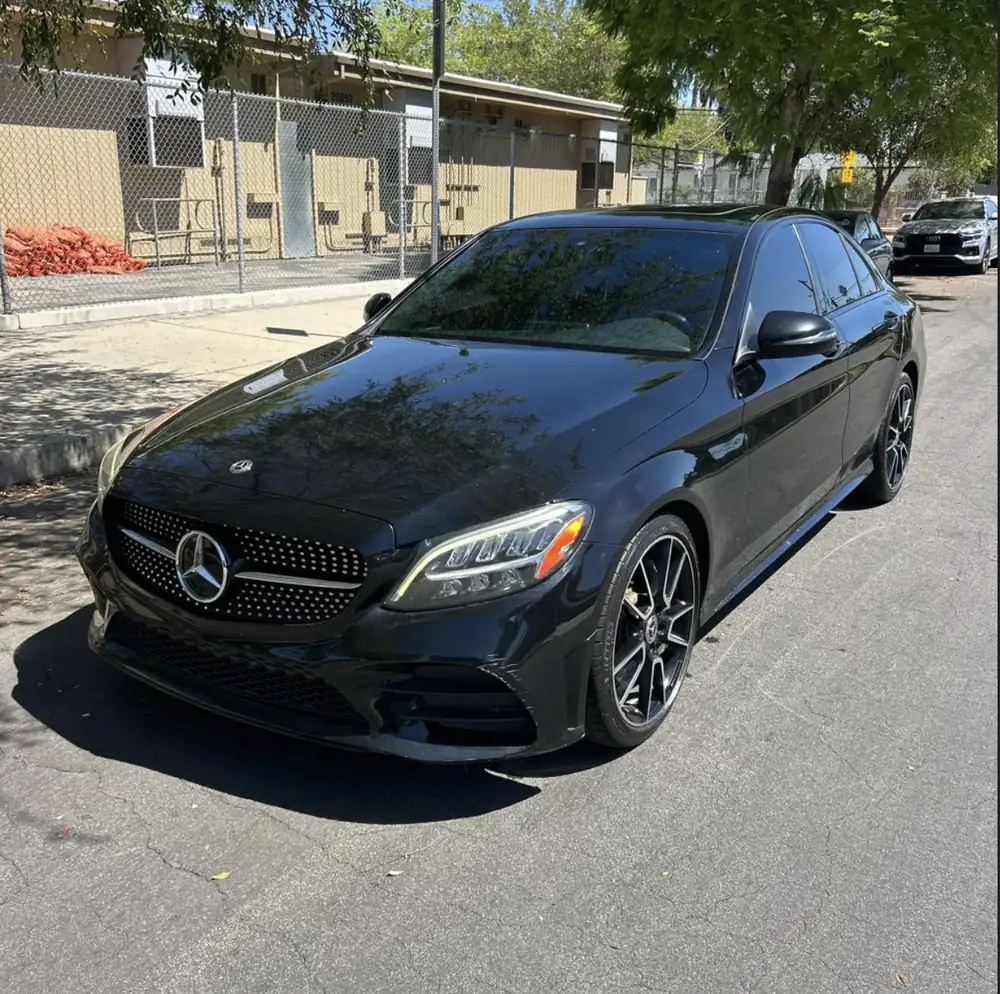 Mercedes-Benz C300 AMG 2019 photo 3