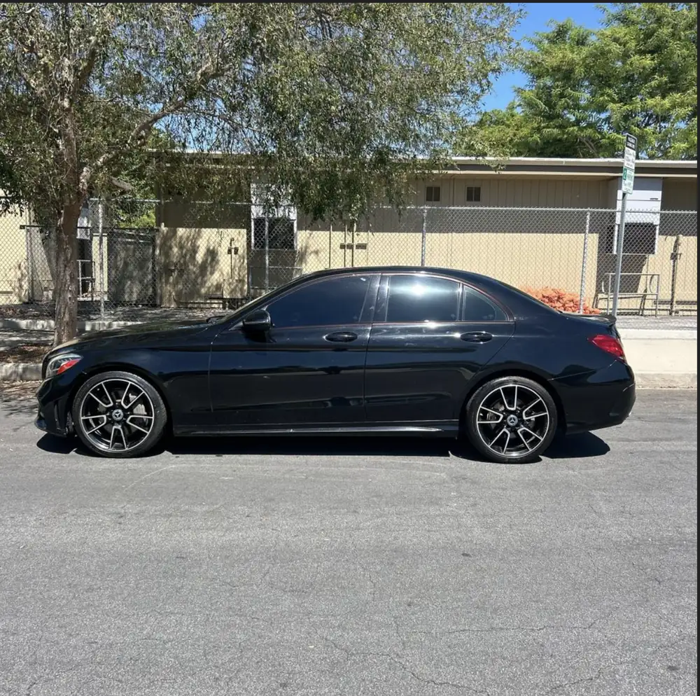 Mercedes-Benz C300 AMG 2019 photo 8