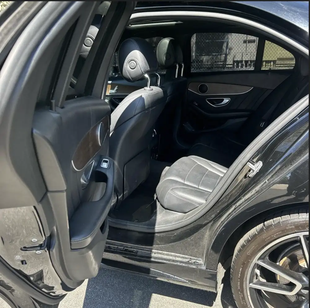 Mercedes-Benz C300 AMG 2019 photo 17