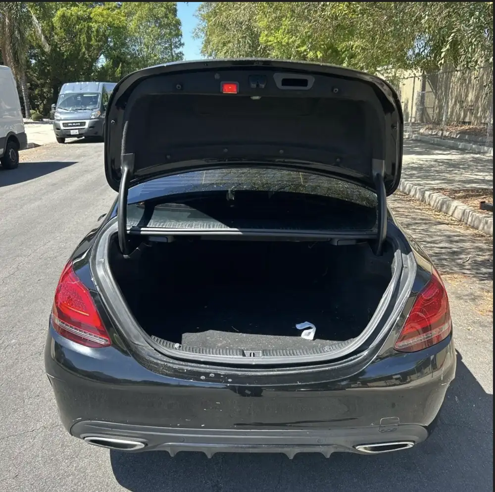 Mercedes-Benz C300 AMG 2019 photo 24