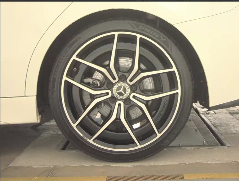 Mercedes-Benz C300 AMG 2022 photo 19