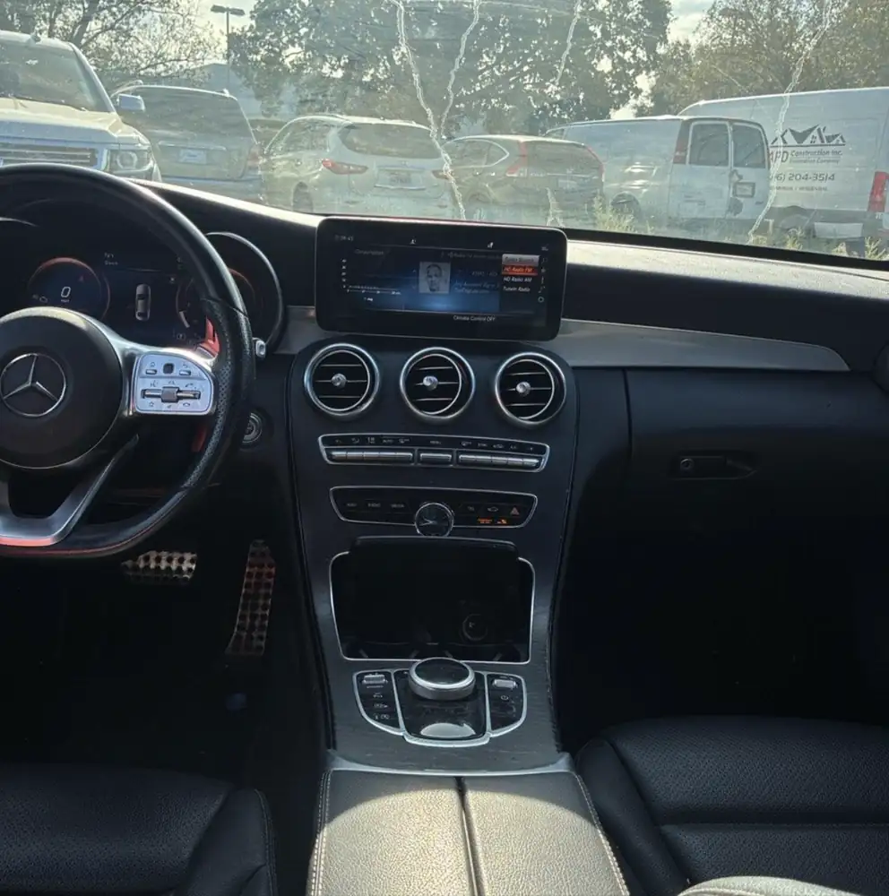 Mercedes-Benz C300 AMG 2020 photo 11