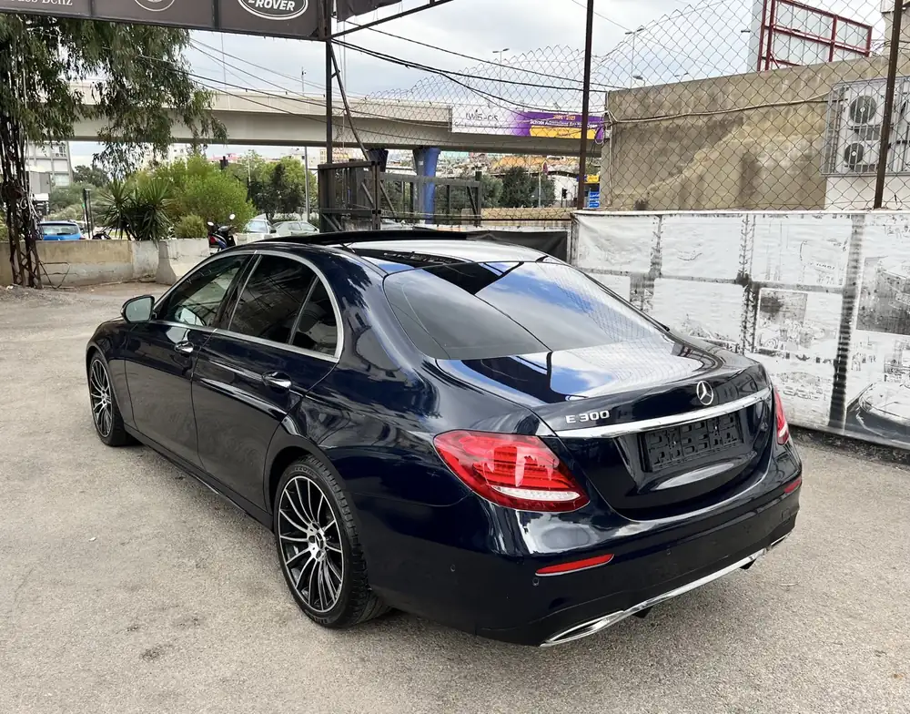 Mercedes-Benz E300 AMG 2017 photo 5