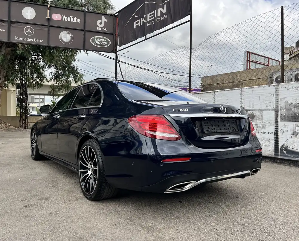 Mercedes-Benz E300 AMG 2017 photo 8
