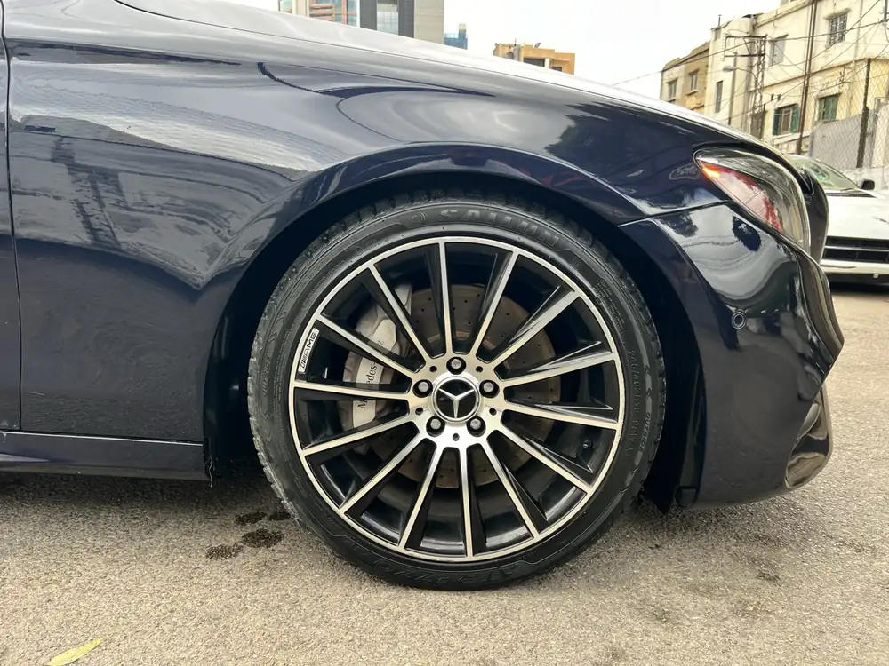 Mercedes-Benz E300 AMG 2017 photo 10
