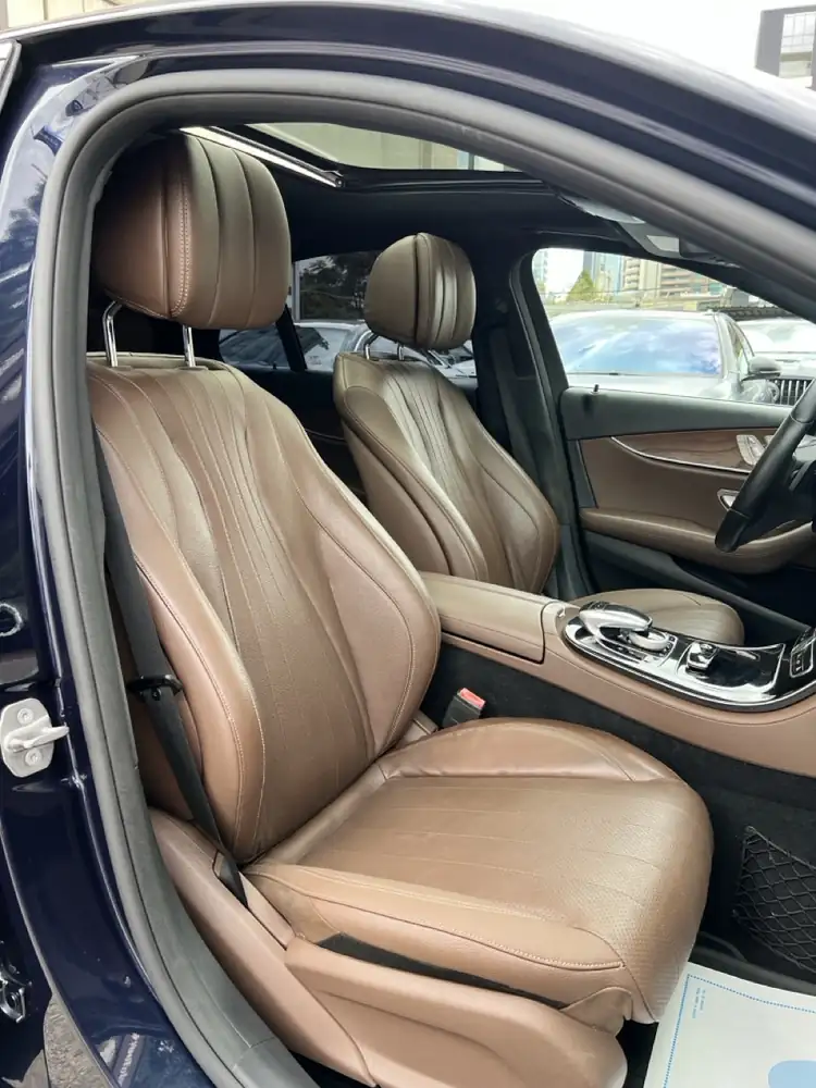 Mercedes-Benz E300 AMG 2017 photo 20