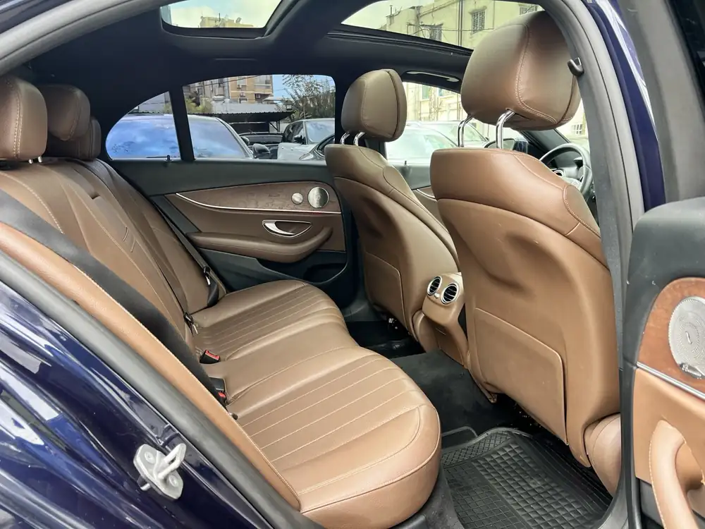 Mercedes-Benz E300 AMG 2017 photo 24
