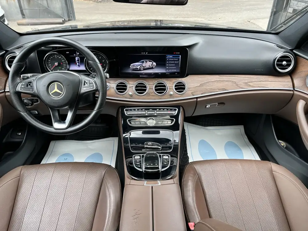 Mercedes-Benz E300 AMG 2017 photo 27