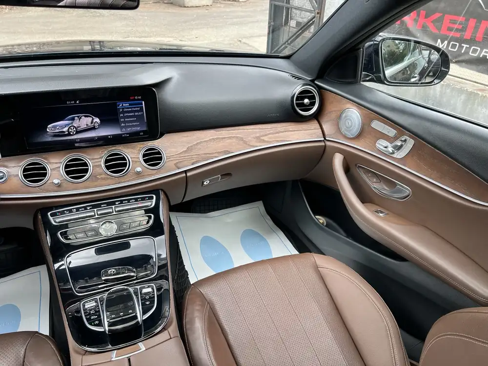 Mercedes-Benz E300 AMG 2017 photo 29
