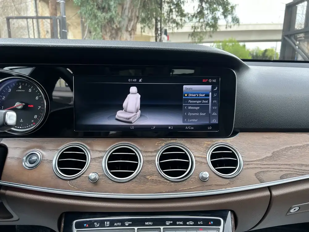 Mercedes-Benz E300 AMG 2017 photo 33