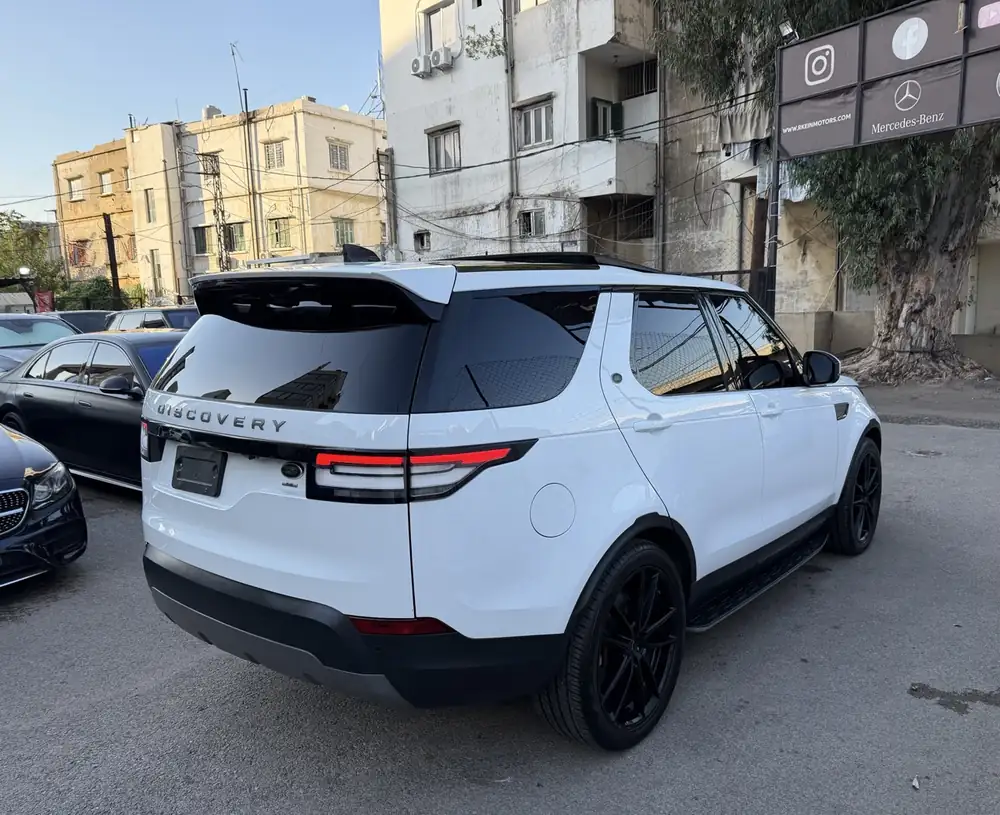 Land Rover Discovery SE 2018 photo 4
