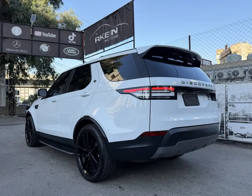 Land Rover Discovery SE 2018 photo 9