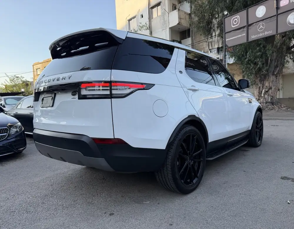 Land Rover Discovery SE 2018 photo 10
