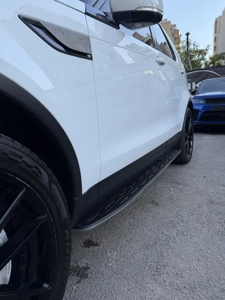 Land Rover Discovery SE 2018 photo 13