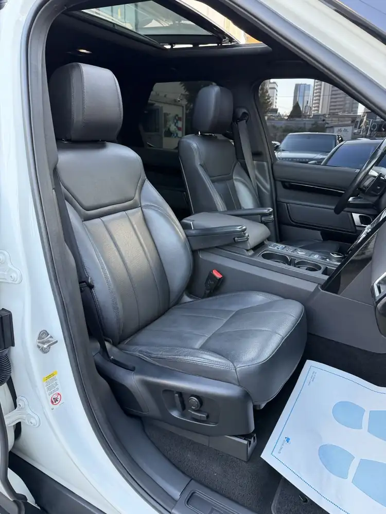 Land Rover Discovery SE 2018 photo 22
