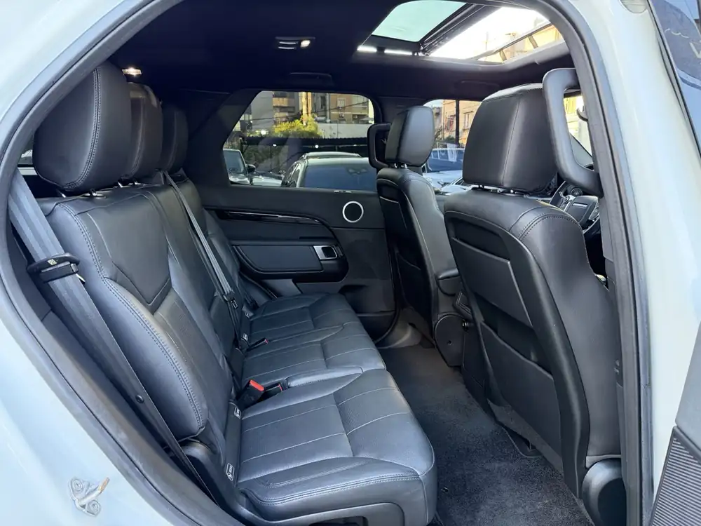 Land Rover Discovery SE 2018 photo 24