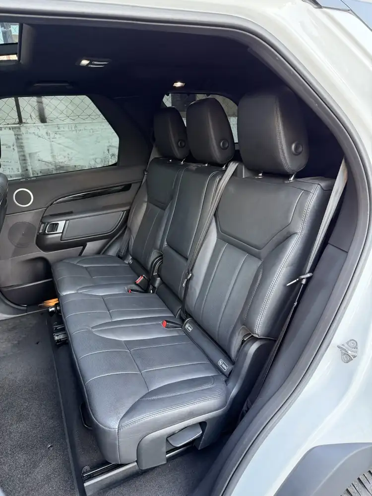 Land Rover Discovery SE 2018 photo 29